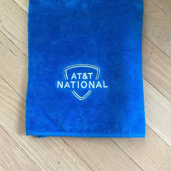 NIKE lovely blue golf tournament towel - Picture 4 of 4